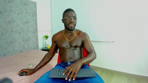 LEANDRO online show from 4, 3, 2025