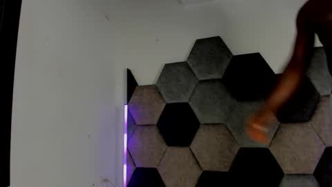 Snapshot of latrellx7 chatting on 12, 5, 2026 LEANDRO online show from 12, 5, 2026