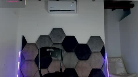 Snapshot of latrellx7 chatting on 18, 5, 2026 LEANDRO online show from 18, 5, 2026