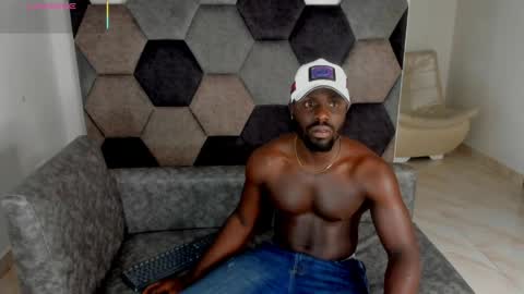 Snapshot of latrellx7 chatting on 8, 6, 2026 LEANDRO online show from 8, 6, 2026