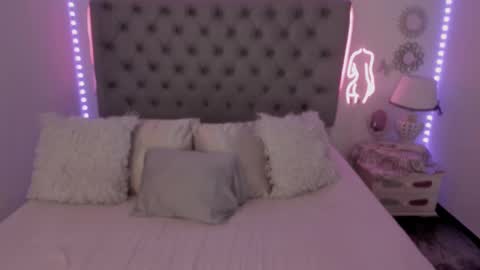 Laura online show from 25, 2, 2025