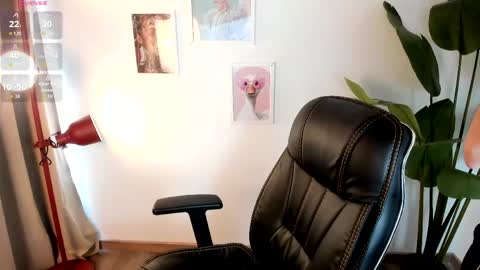 laukyubey1 online show from 25, 4, 2026