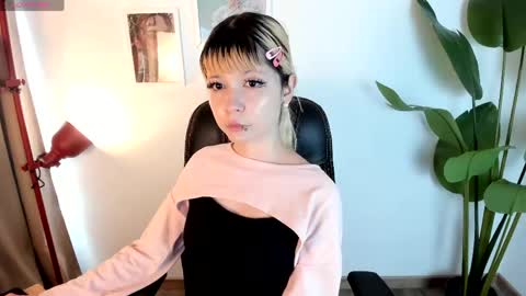 laukyubey1 online show from 28, 4, 2026