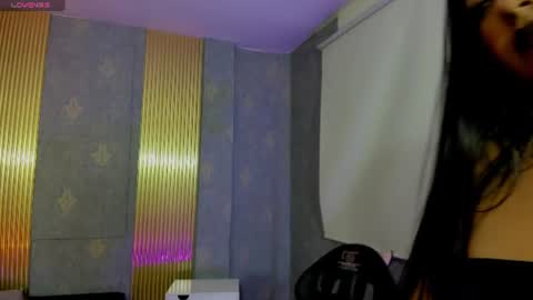 laulin_tay online show from 9, 6, 2026