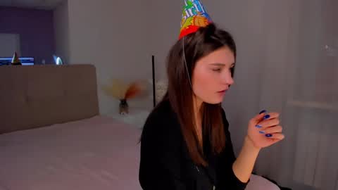 Laura online show from 1, 3, 2025