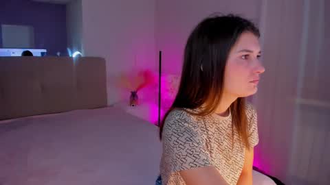 Laura online show from 10, 3, 2025