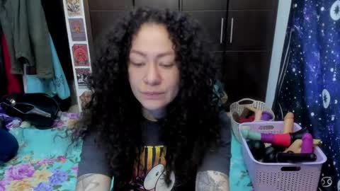 Snapshot of laura_anal_ chatting on 5, 5, 2026 Wen online show from 5, 5, 2026
