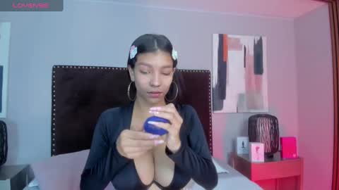 Laura online show from 25, 2, 2025