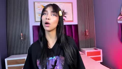 Laura online show from 12, 3, 2025