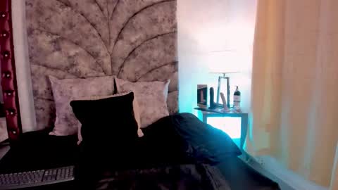 Laura Bassi online show from 4, 3, 2026