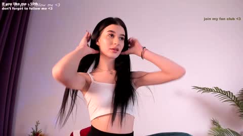 Snapshot of laura_coy chatting on 5, 12, 2024 Laura online show from 5, 12, 2024