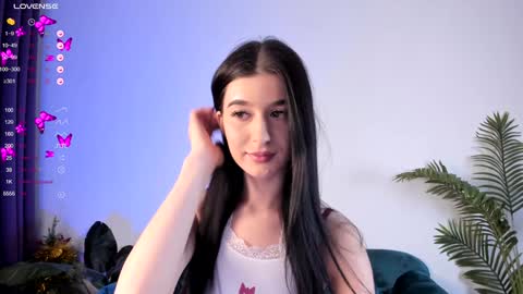 Snapshot of laura_coy chatting on 27, 1, 2025 Laura online show from 27, 1, 2025