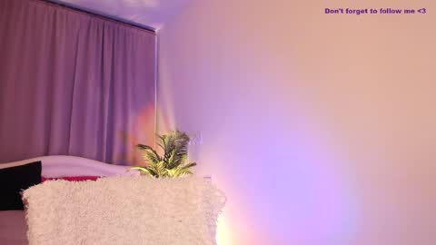 Snapshot of laura_coy chatting on 1, 3, 2025 Laura online show from 1, 3, 2025