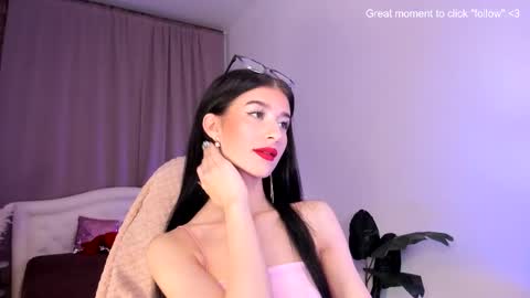 Snapshot of laura_coy chatting on 17, 9, 2025 Laura online show from 17, 9, 2025