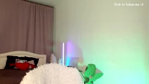 Snapshot of laura_coy chatting on 17, 10, 2025 Laura online show from 17, 10, 2025