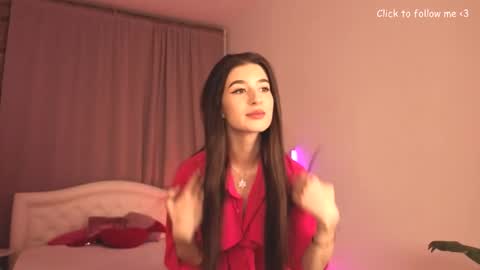 Snapshot of laura_coy chatting on 12, 11, 2025 Laura online show from 12, 11, 2025