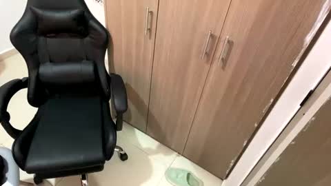 laura online show from 8, 3, 2025