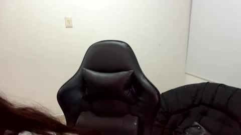 laura online show from 19, 11, 2025