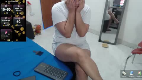 laura_foxx2379 online show from 12, 9, 2025