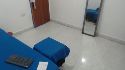 laura_foxx2379 online show from 8, 1, 2026