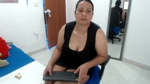 laura_foxx2379 online show from 27, 7, 2026
