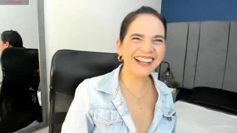 laura hotties online show from 27, 4, 2026