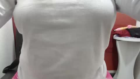  Laura  online show from 29, 9, 2025