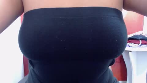  Laura  online show from 17, 10, 2025