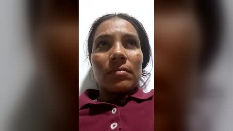  Laura  online show from 25, 4, 2026