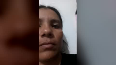  Laura  online show from 30, 4, 2026