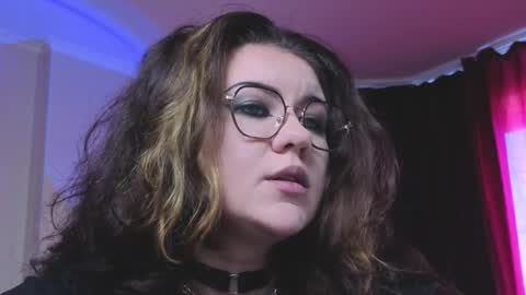 Miss Laura online show from 8, 10, 2025