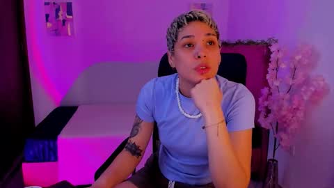 Laura Rose online show from 5, 11, 2025