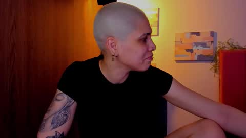 Snapshot of laura_r23 chatting on 19, 3, 2026 Laura Rose online show from 19, 3, 2026