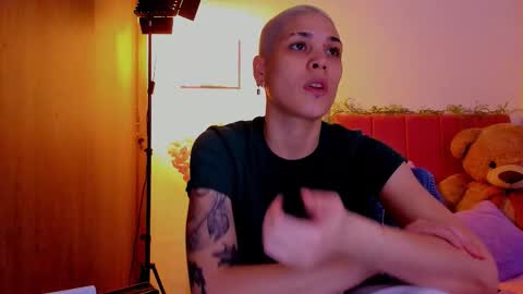 Snapshot of laura_r23 chatting on 21, 3, 2026 Laura Rose online show from 21, 3, 2026
