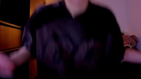 Snapshot of laura_r23 chatting on 17, 4, 2026 Laura Rose online show from 17, 4, 2026
