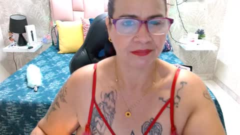 Snapshot of laura_riley chatting on 27, 12, 2024 Laura online show from 27, 12, 2024
