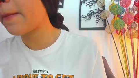 LAURA SOE online show from 12, 2, 2025