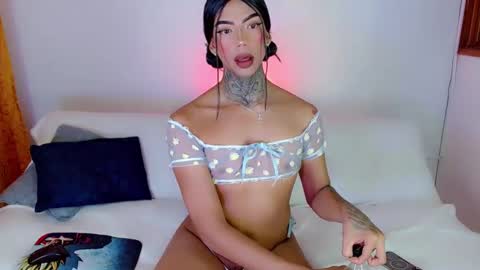 Snapshot of laura_sweet7 chatting on 4, 3, 2025 Laura online show from 4, 3, 2025