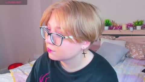 Laura online show from 4, 3, 2026