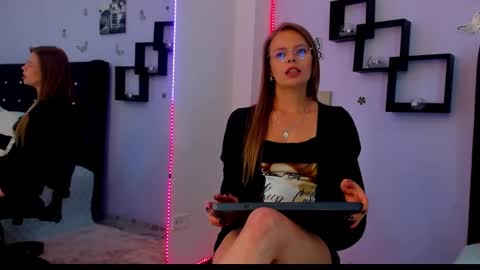 Laura Blue online show from 14, 1, 2025