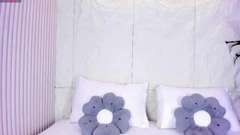 Snapshot of lauracarther chatting on 1, 6, 2026 LauraCarther online show from 1, 6, 2026