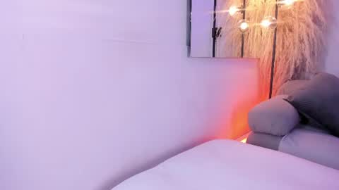 LauraCarther  online show from 15, 7, 2026