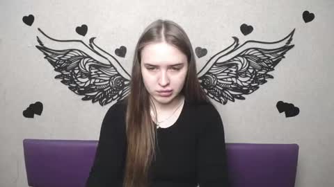 LauraHlot online show from 28, 4, 2026