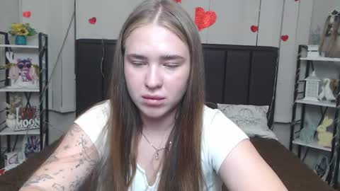 LauraHlot online show from 10, 7, 2026