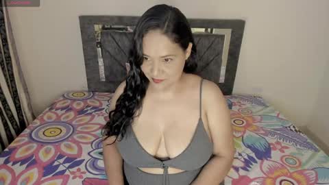 laurasofia01 online show from 24, 4, 2026