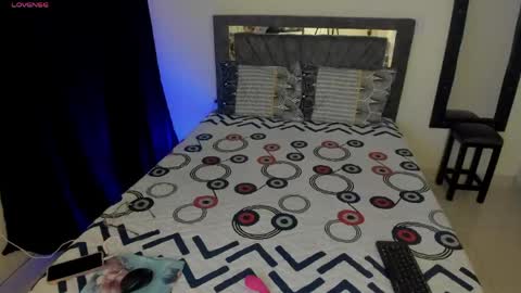 laurasofia01 online show from 6, 6, 2026