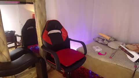 Laura Sofia online show from 21, 4, 2026