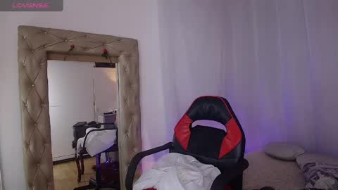 Laura Sofia online show from 23, 4, 2026