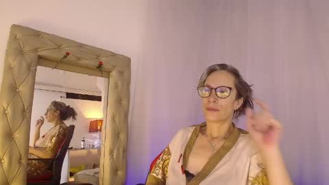 Laura Sofia online show from 28, 4, 2026