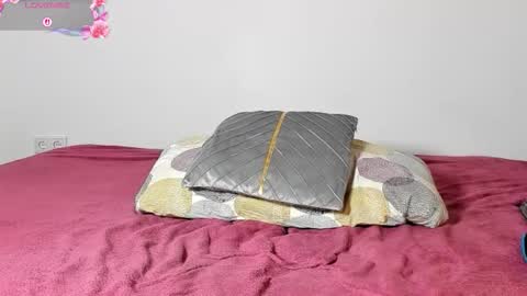 Snapshot of laurasommer chatting on 7, 10, 2025 Laura Lara Sommer online show from 7, 10, 2025